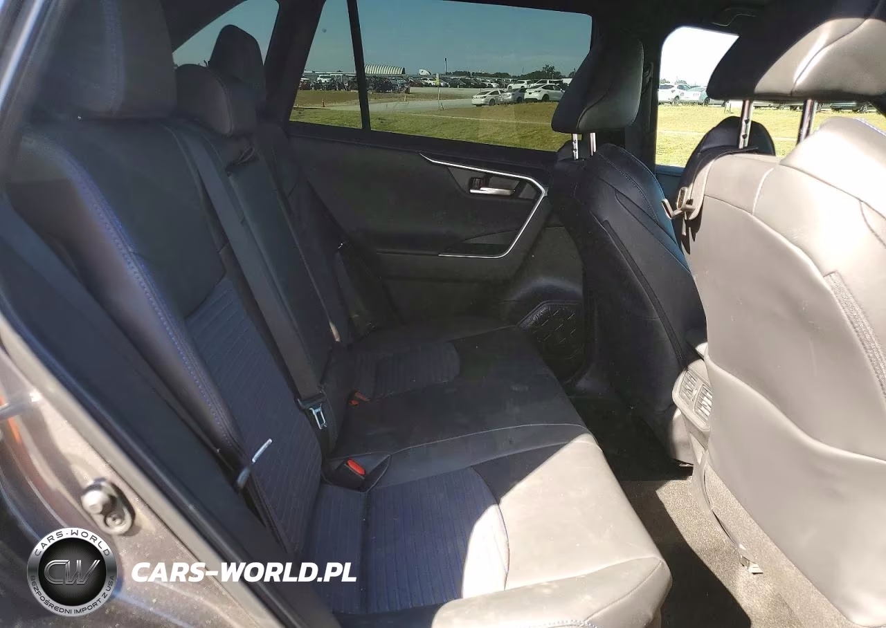2025 Toyota Rav4 Xse VIN:4T3E6RFV3SU197076 - 11