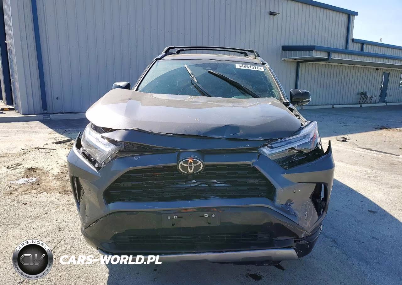 2025 Toyota Rav4 Xse VIN:4T3E6RFV3SU197076 - 5