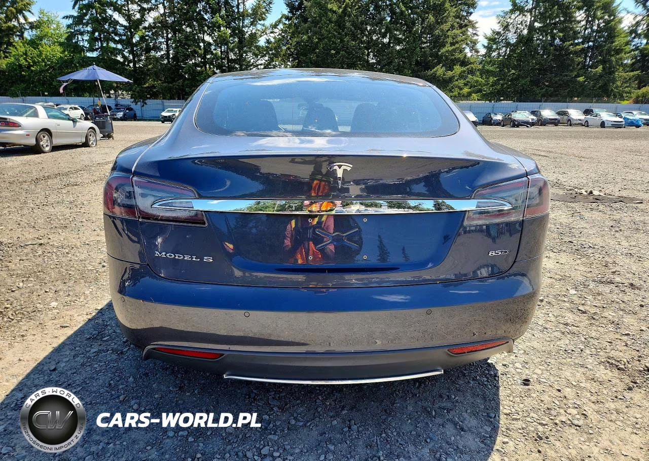 2015 Tesla Model S 85D VIN:5YJSA1H20FFP70307 - 6