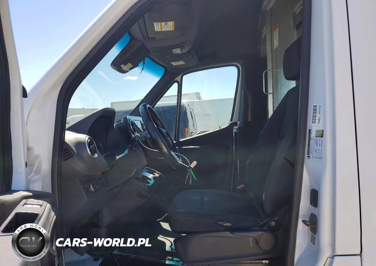 2019 Mercedes-Benz Sprinter 2500 VIN:WD3PF1CDXKP049468 - 7