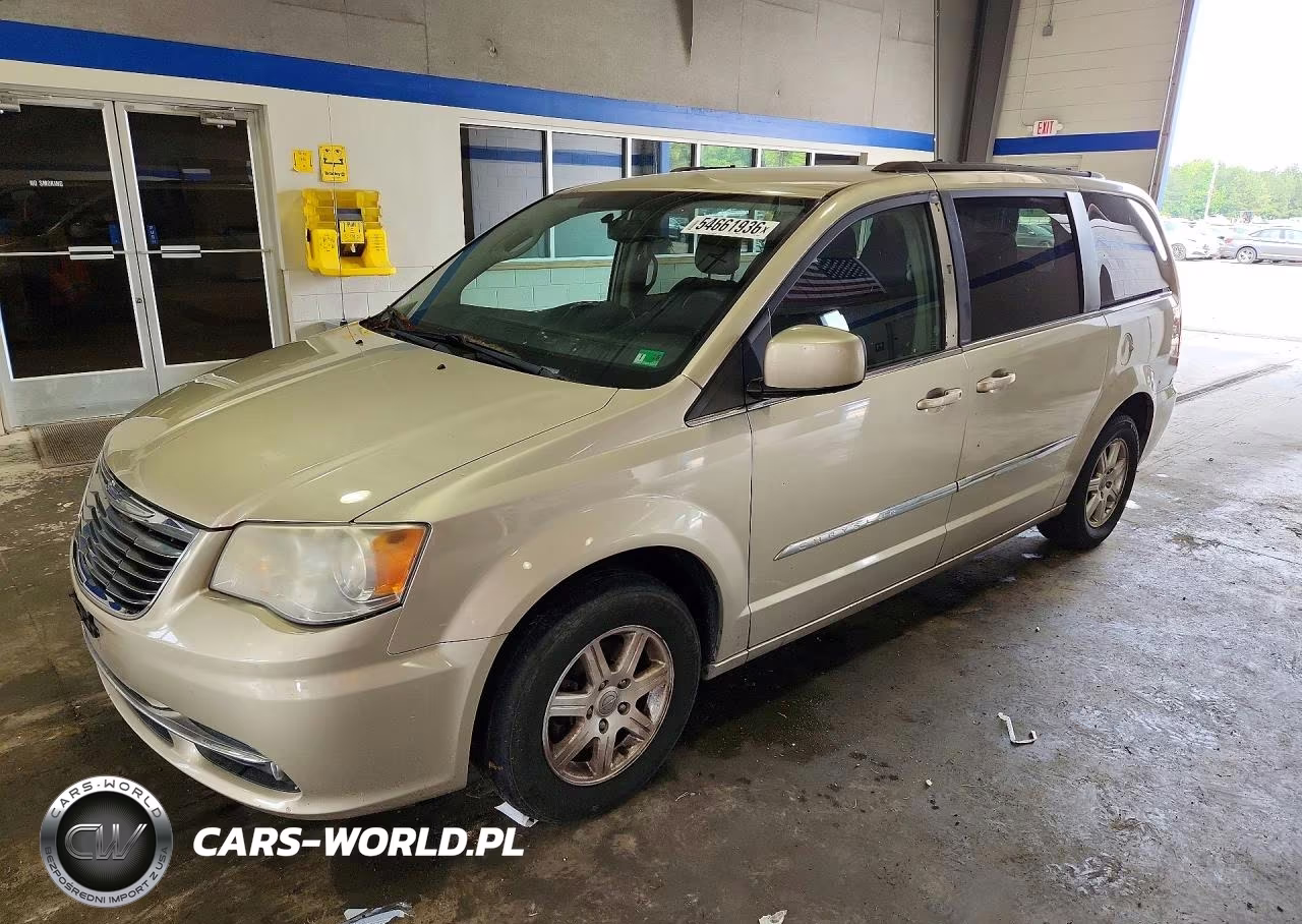 2013 Chrysler Town & Country Touring