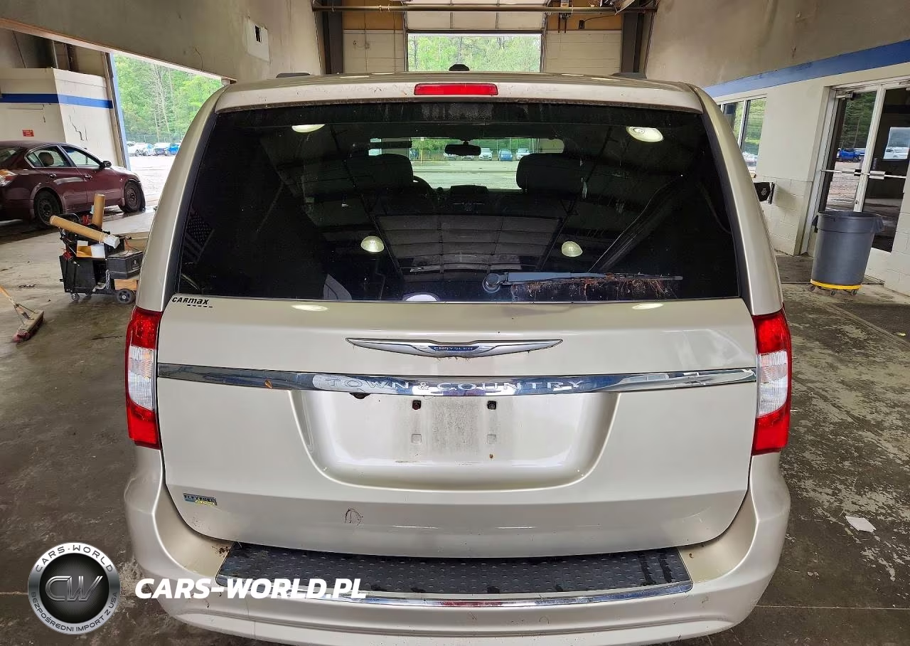 2013 Chrysler Town & Country Touring VIN:2C4RC1BG2DR669977 - 6