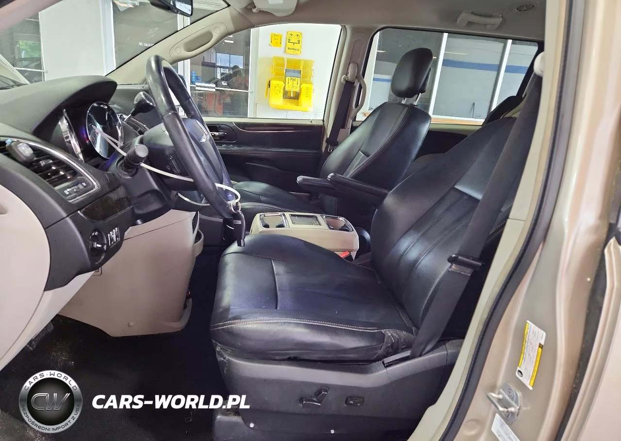 2013 Chrysler Town & Country Touring VIN:2C4RC1BG2DR669977 - 7