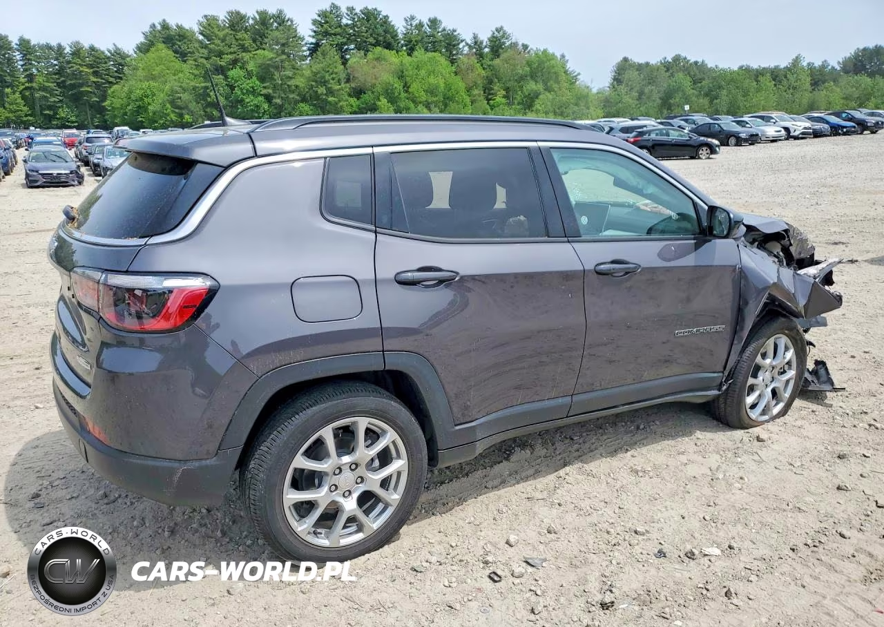 2024 Jeep Compass Latitude Lux VIN:3C4NJDFN6RT123976 - 3