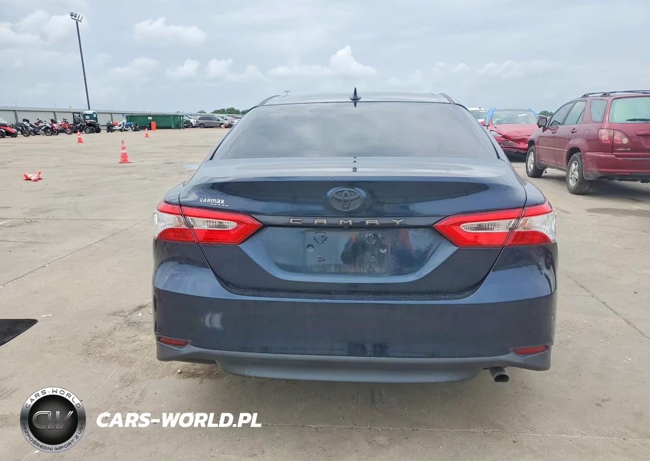 2020 Toyota Camry Le VIN:4T1C11AKXLU975582 - 6