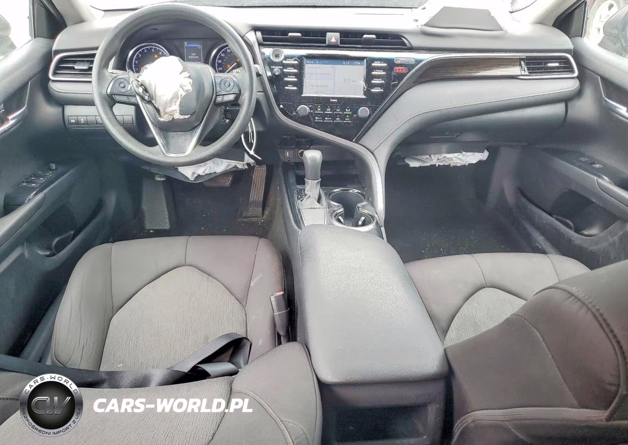 2020 Toyota Camry Le VIN:4T1C11AKXLU975582 - 8