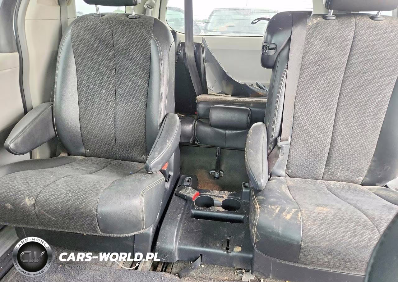 2013 Toyota Sienna Sport VIN:5TDXK3DC9DS399024 - 10