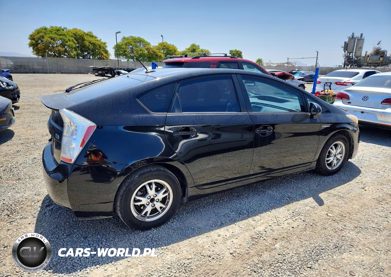 2011 Toyota Prius Two VIN:JTDKN3DU8B1416058 - 3