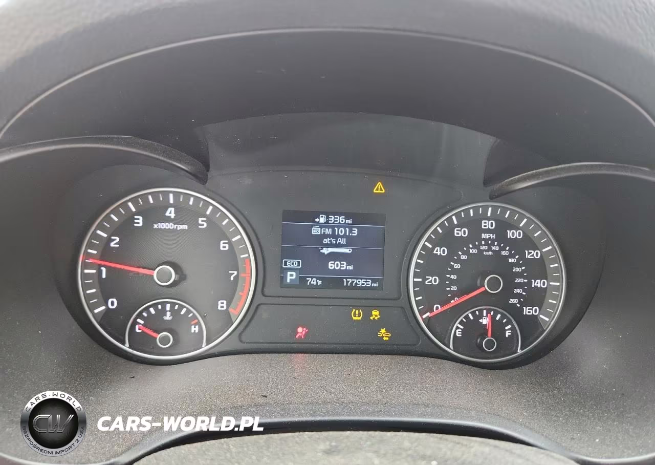2019 Kia Optima Lx VIN:5XXGT4L35KG291874 - 9