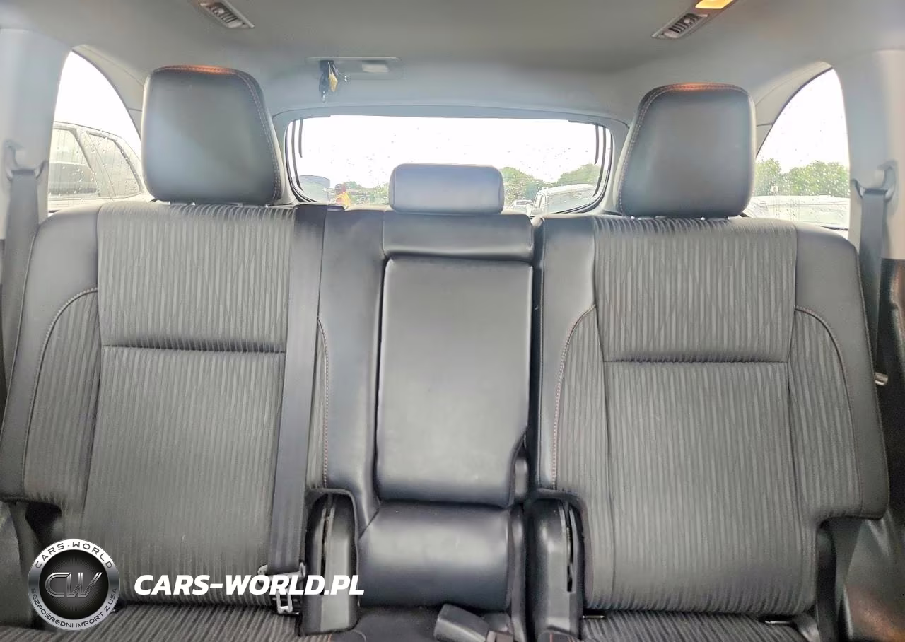 2019 Toyota Highlander Le Plus VIN:5TDZZRFHXKS308274 - 10