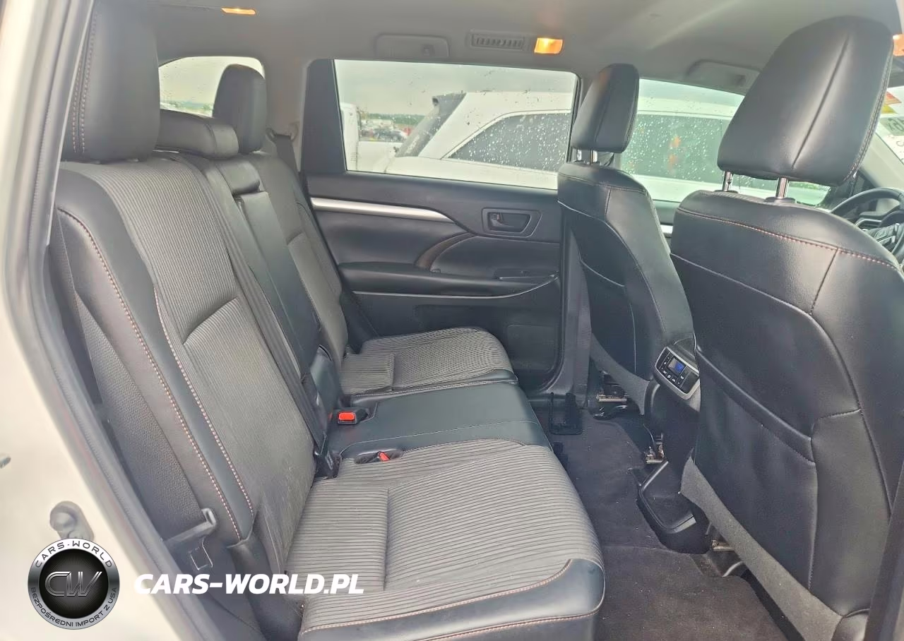 2019 Toyota Highlander Le Plus VIN:5TDZZRFHXKS308274 - 11