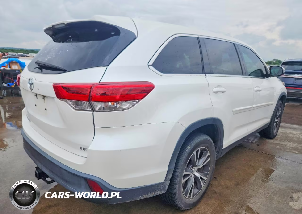 2019 Toyota Highlander Le Plus VIN:5TDZZRFHXKS308274 - 3
