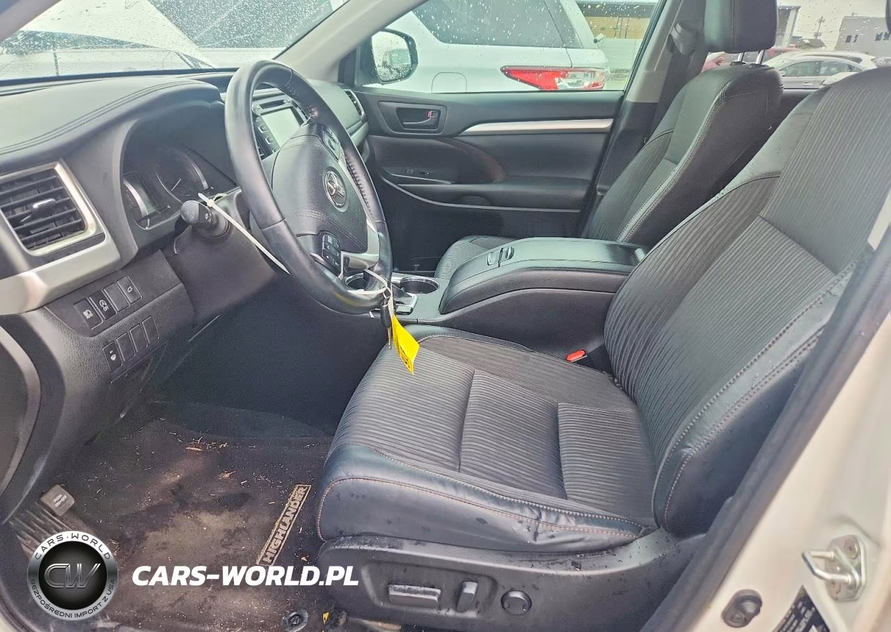 2019 Toyota Highlander Le Plus VIN:5TDZZRFHXKS308274 - 7