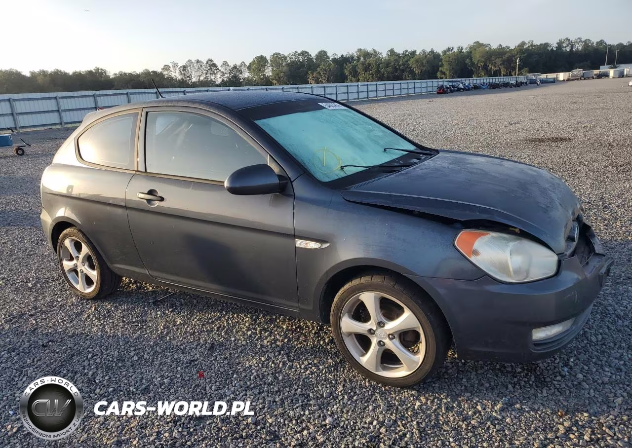 2009 Hyundai Accent Se VIN:KMHCN36C49U132844 - 4