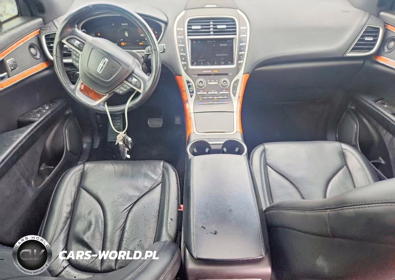 2019 Lincoln Nautilus Reserve VIN:2LMPJ6L9XKBL12644 - 8