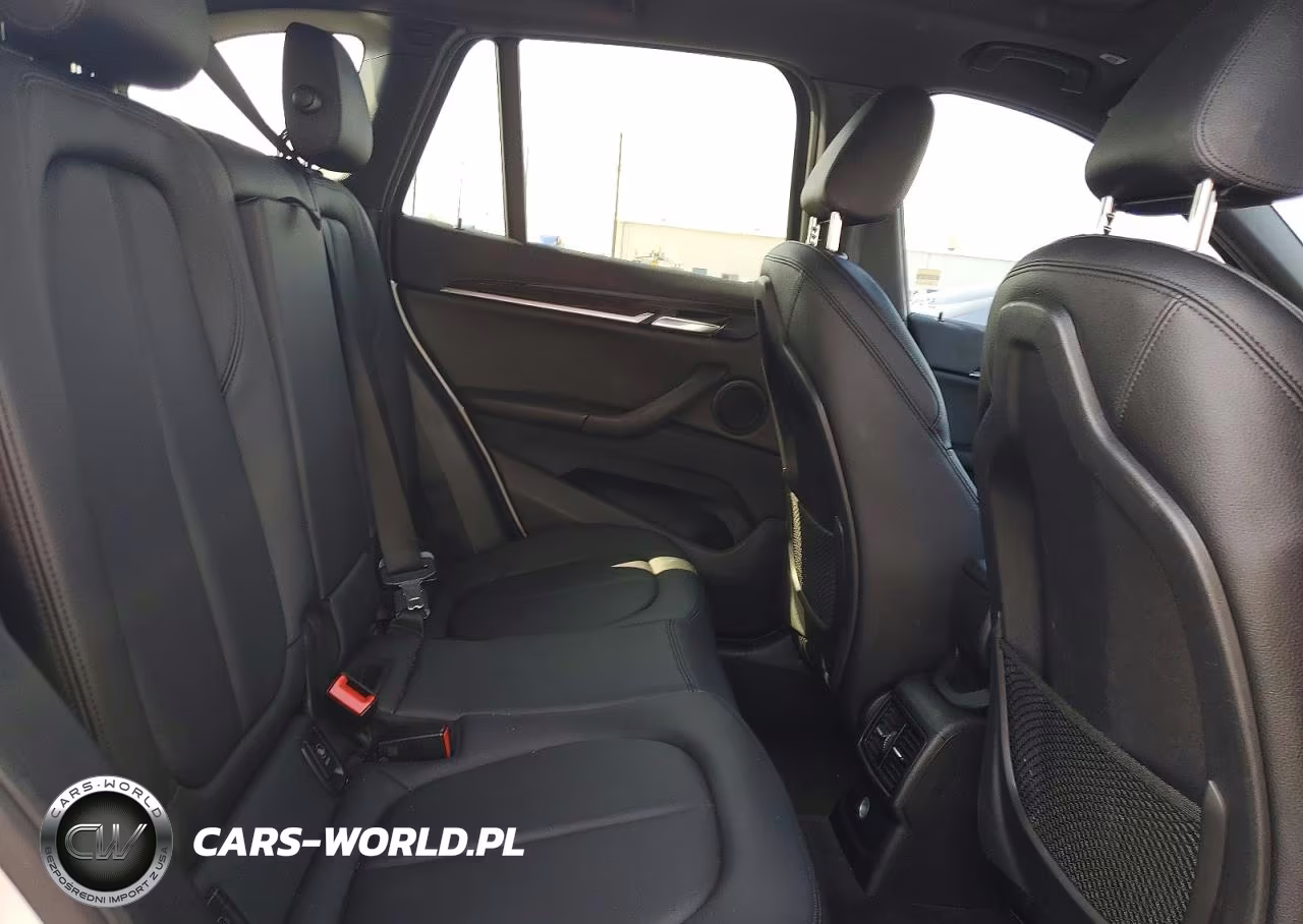 2018 BMW X1 Sdrive28I VIN:WBXHU7C39J5H39769 - 11