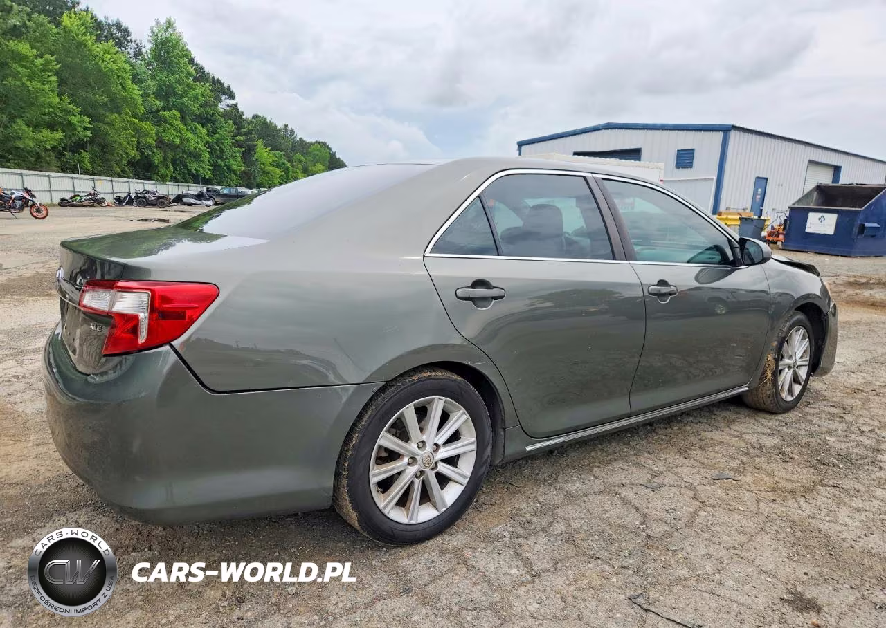 2013 Toyota Camry Xle VIN:4T4BF1FK3DR335095 - 3