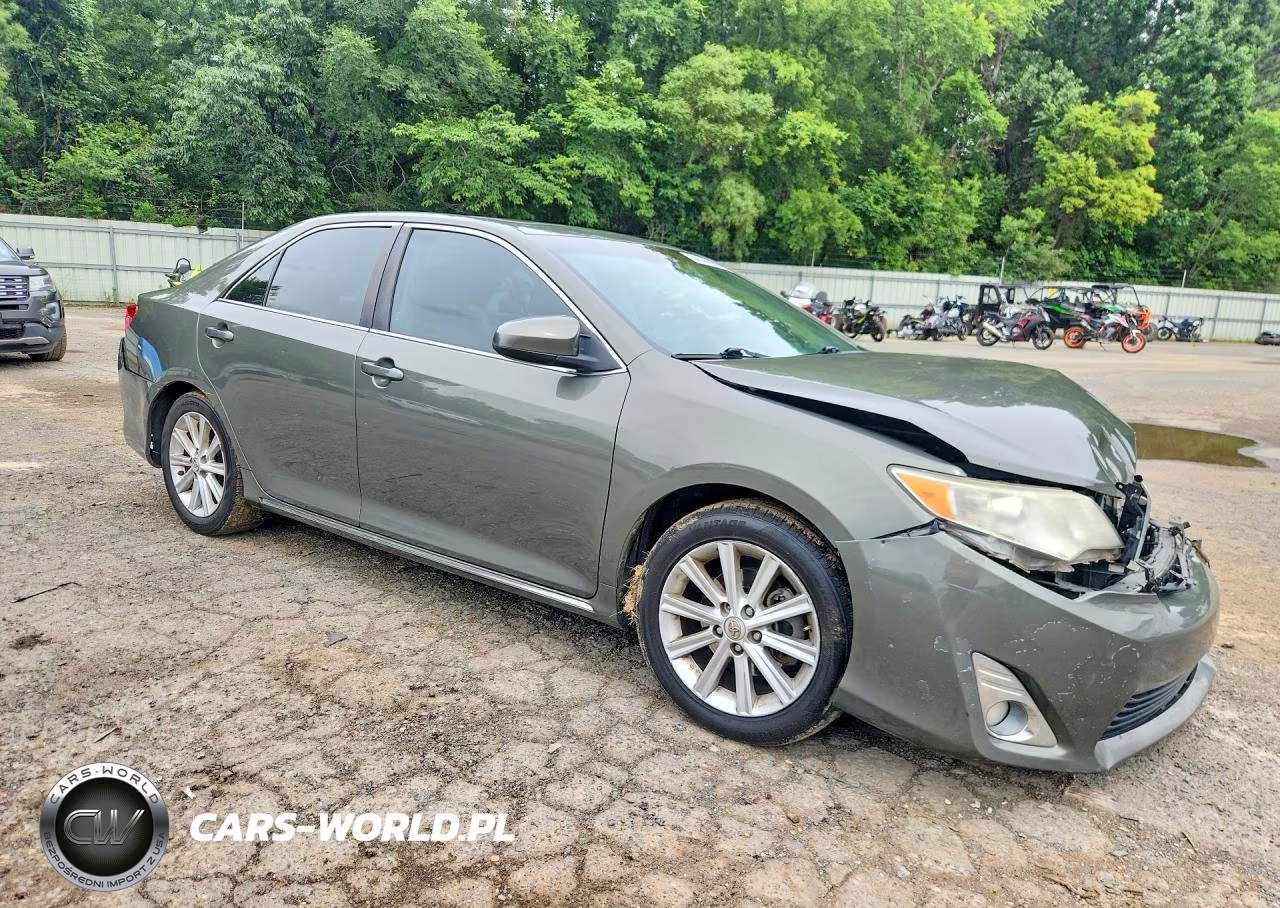 2013 Toyota Camry Xle VIN:4T4BF1FK3DR335095 - 4