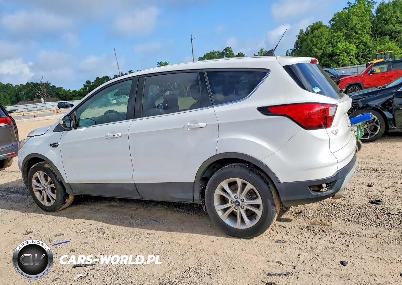 2019 Ford Escape Se VIN:1FMCU0GD3KUB82083 - 2