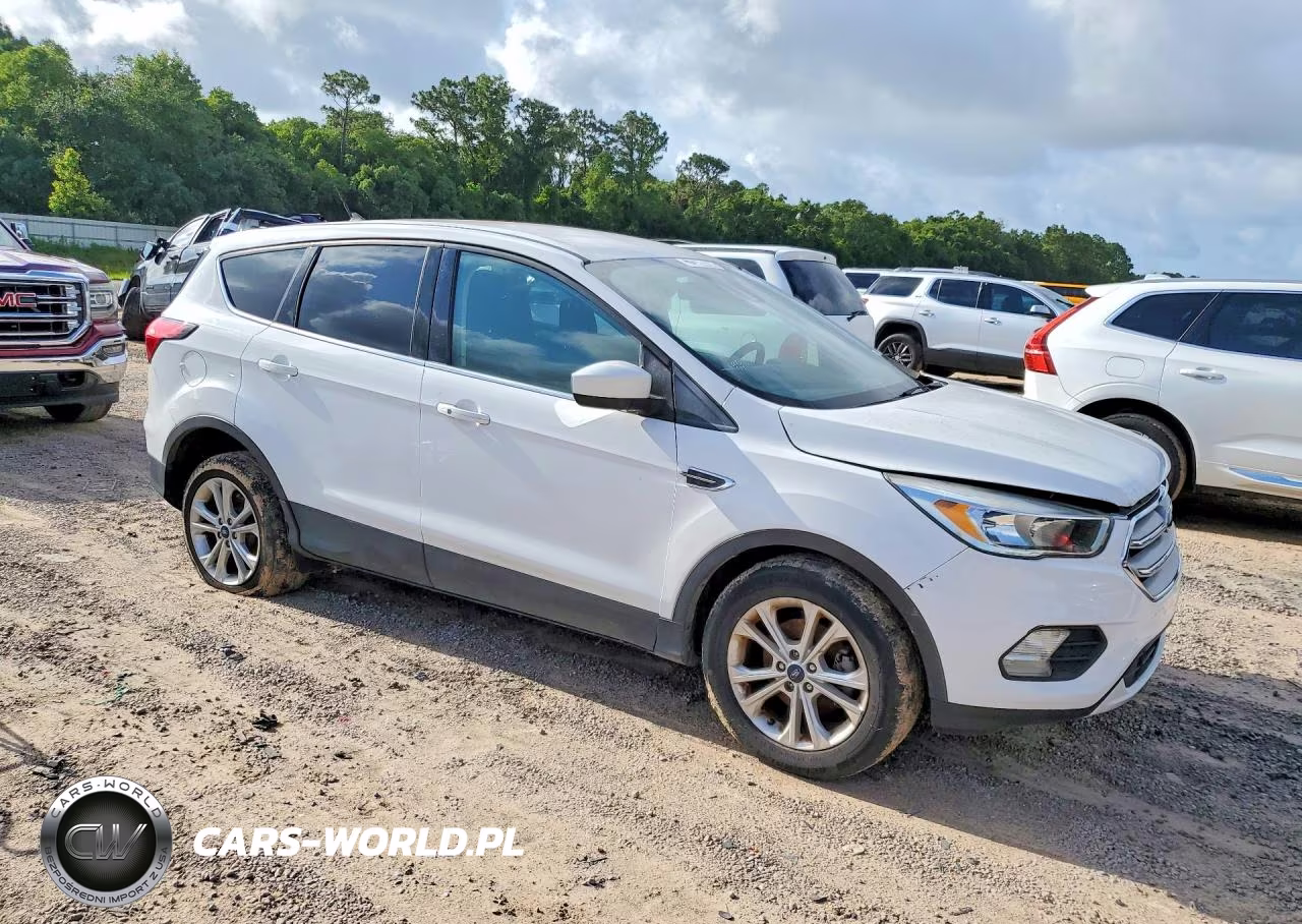 2019 Ford Escape Se VIN:1FMCU0GD3KUB82083 - 4