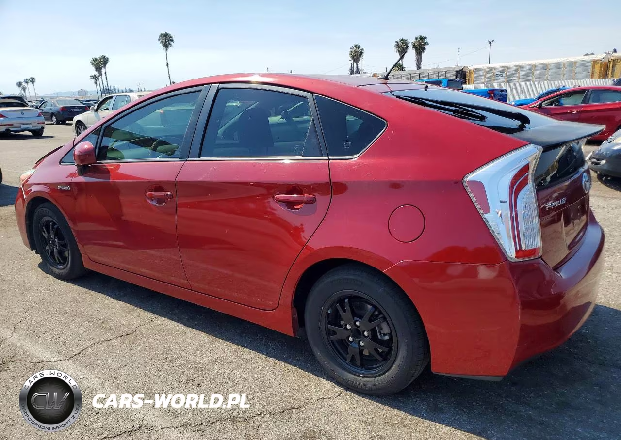 2015 Toyota Prius Two VIN:JTDKN3DU8F1925623 - 2