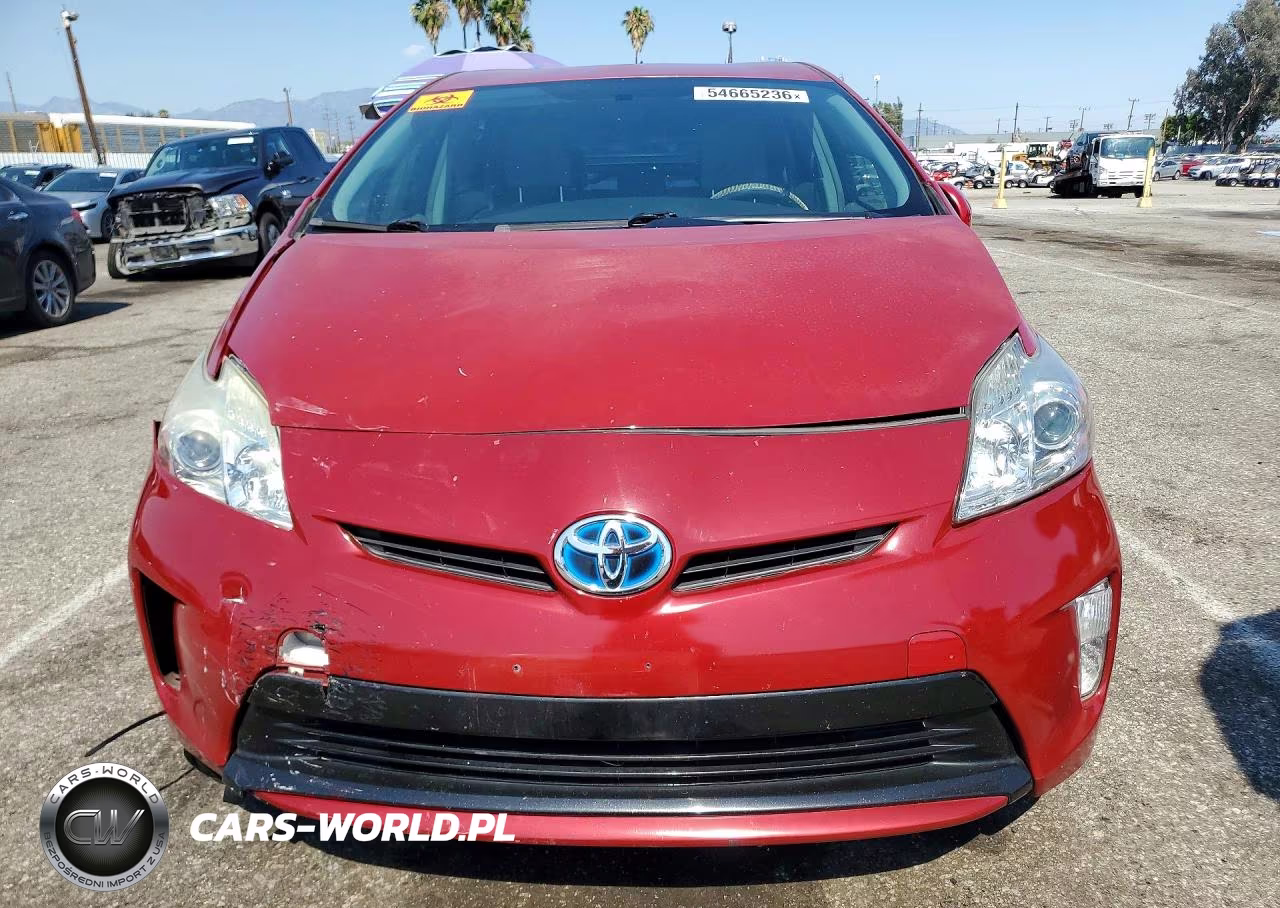 2015 Toyota Prius Two VIN:JTDKN3DU8F1925623 - 5