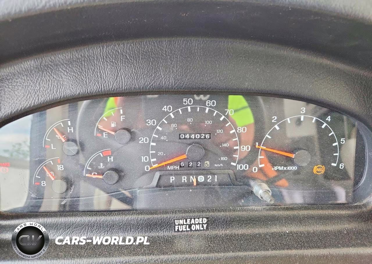 2002 Ford F550 Super Duty Stripped Chassis VIN:1FCNF53S820A06050 - 8