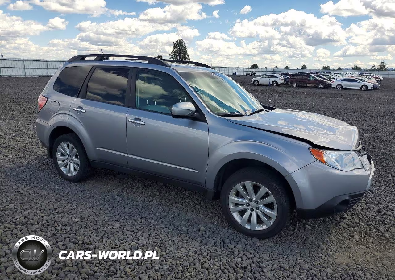 2011 Subaru Forester 2.5X Premium VIN:JF2SHADC6BH725006 - 4