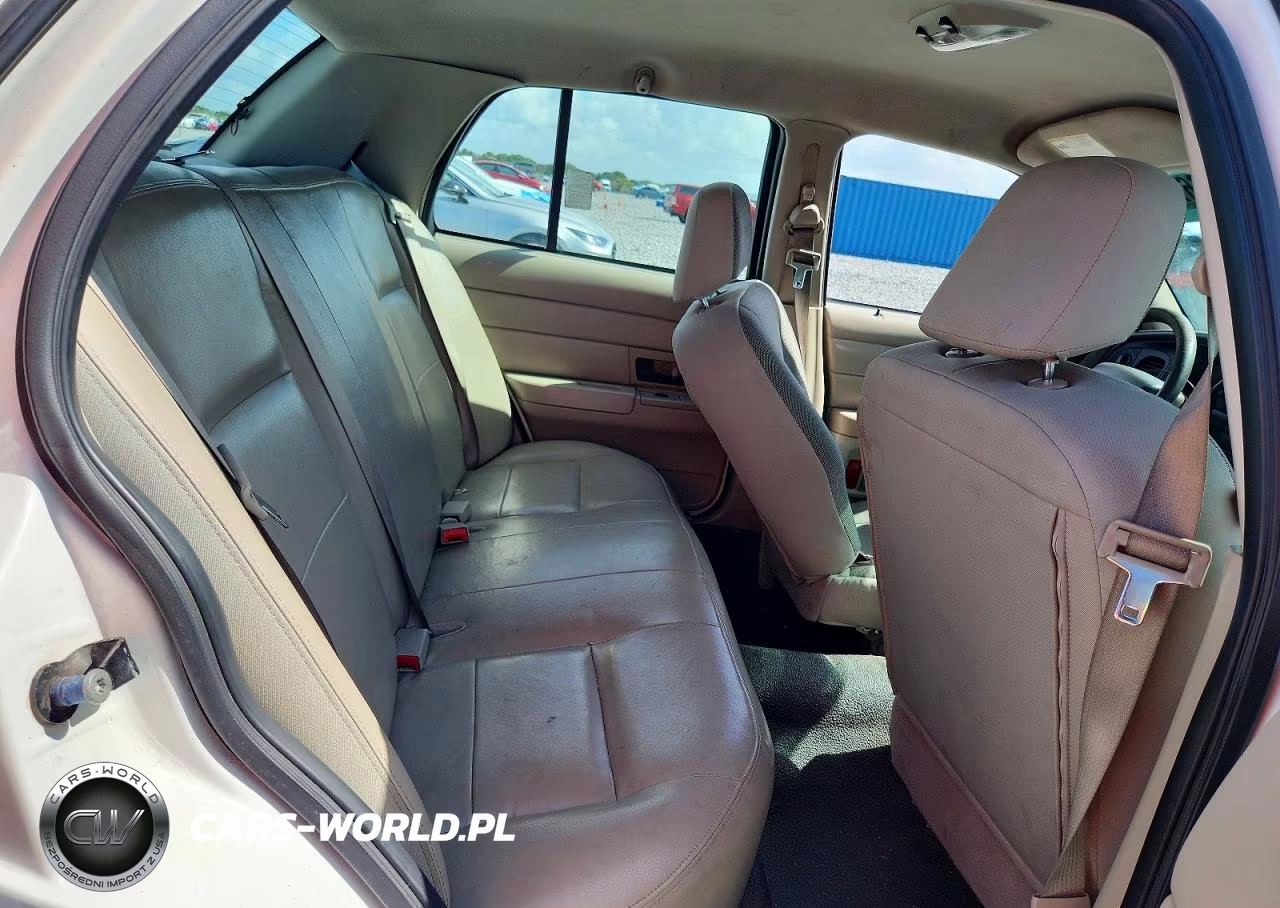 2008 Ford Crown Victoria Police Interceptor VIN:2FAHP71V48X120808 - 10