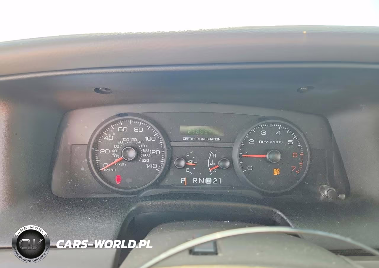 2008 Ford Crown Victoria Police Interceptor VIN:2FAHP71V48X120808 - 9