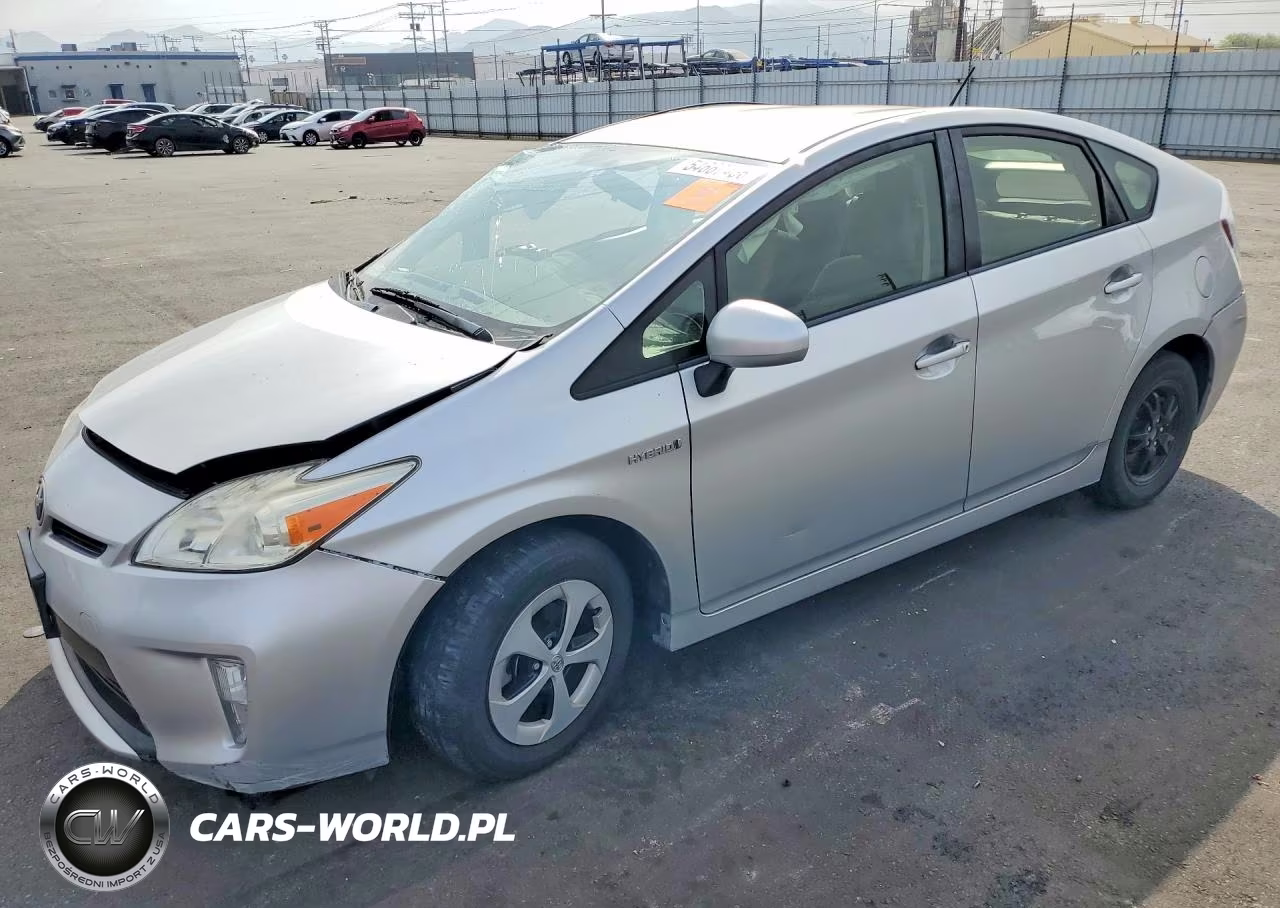 2015 Toyota Prius Two – zdjęcie 1 z 12