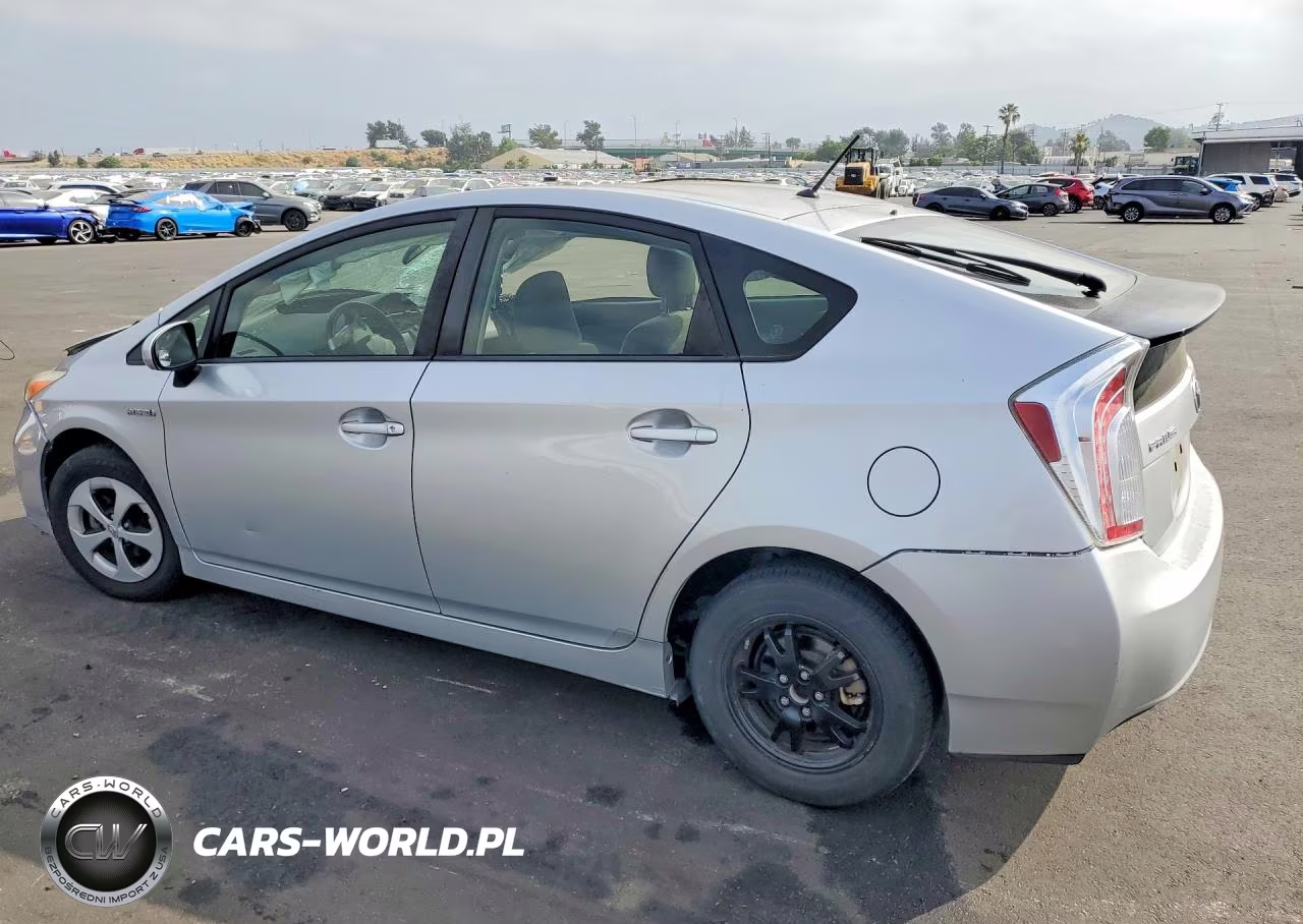 2015 Toyota Prius Two VIN:JTDKN3DUXF0479559 - 2