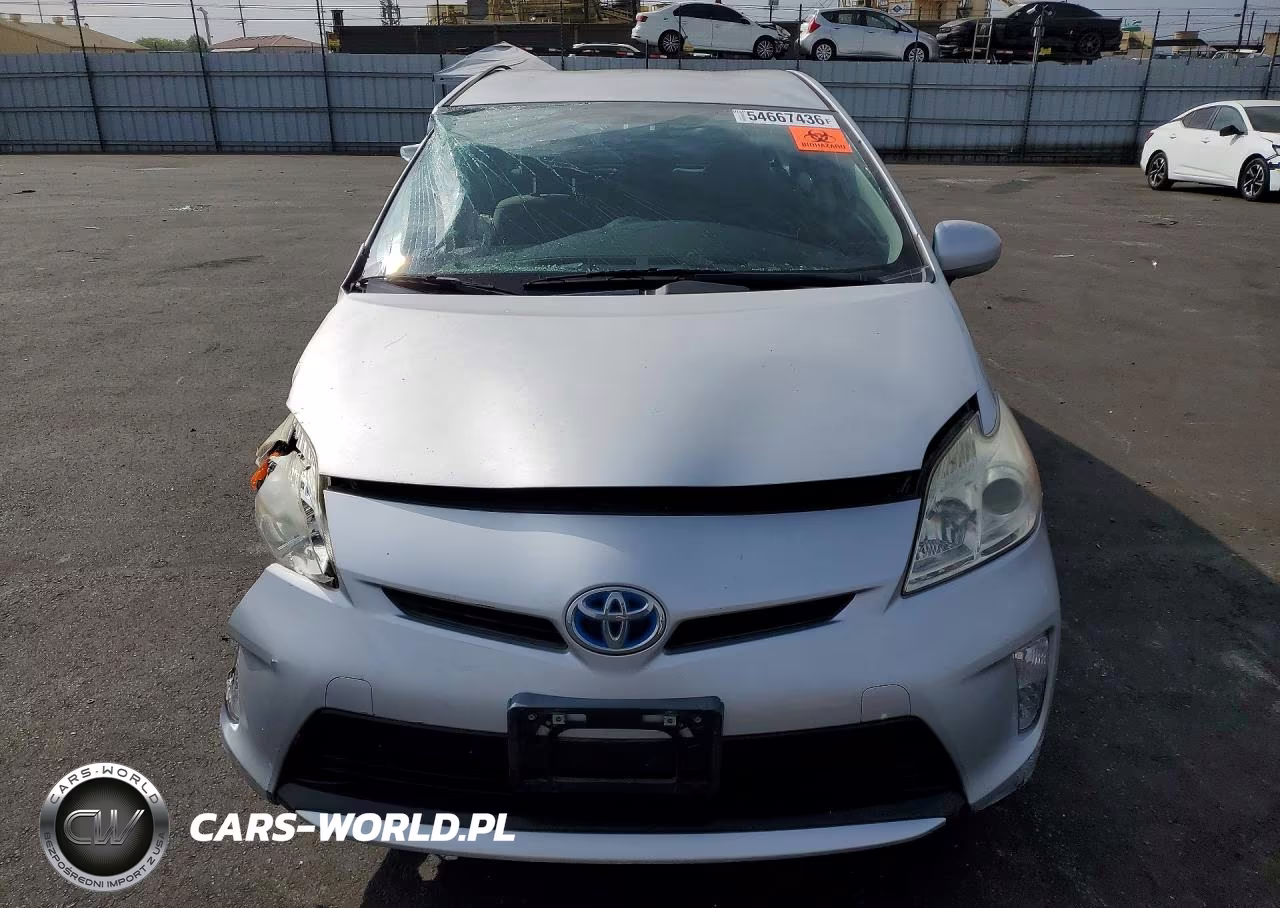 2015 Toyota Prius Two VIN:JTDKN3DUXF0479559 - 5