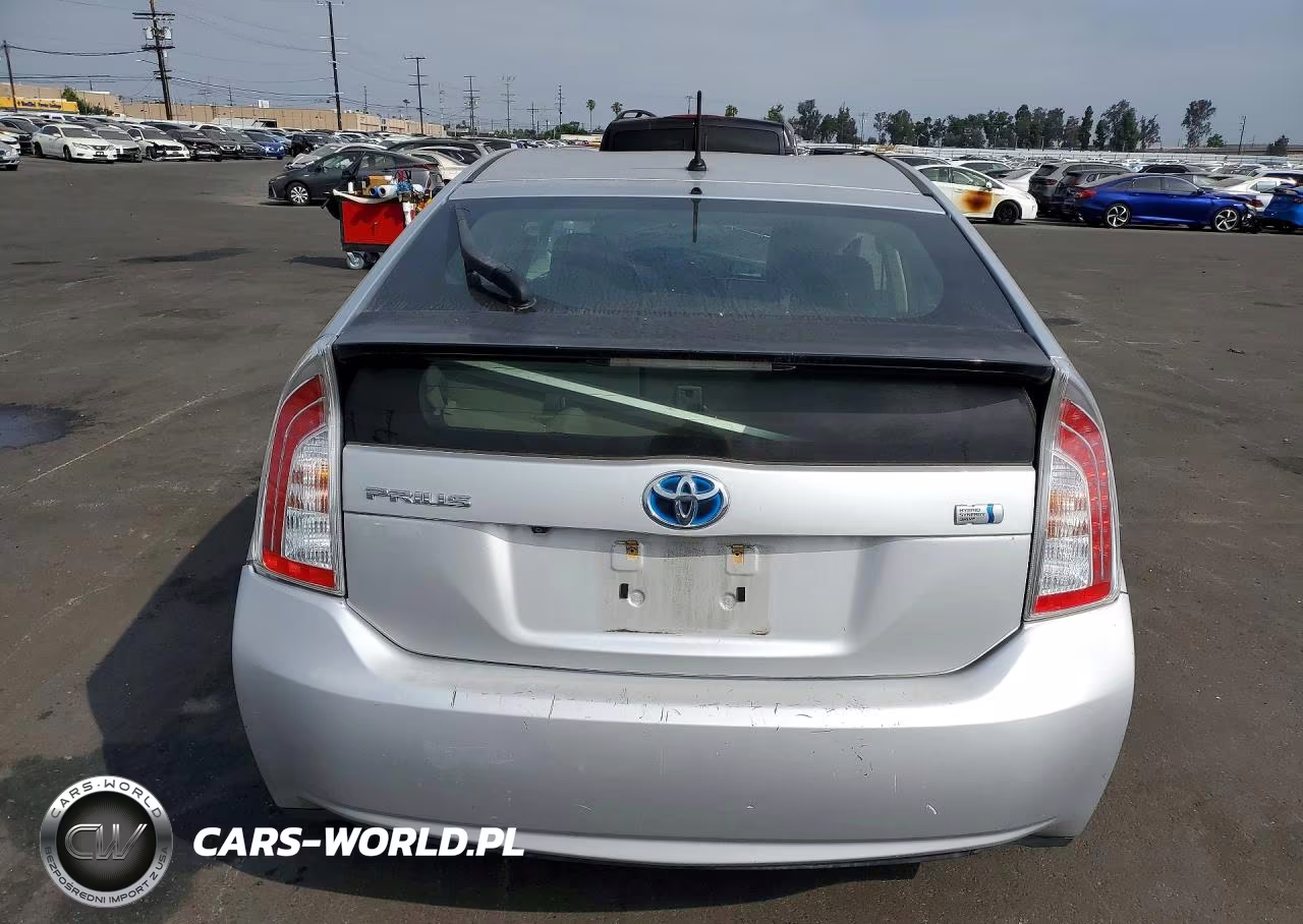 2015 Toyota Prius Two VIN:JTDKN3DUXF0479559 - 6