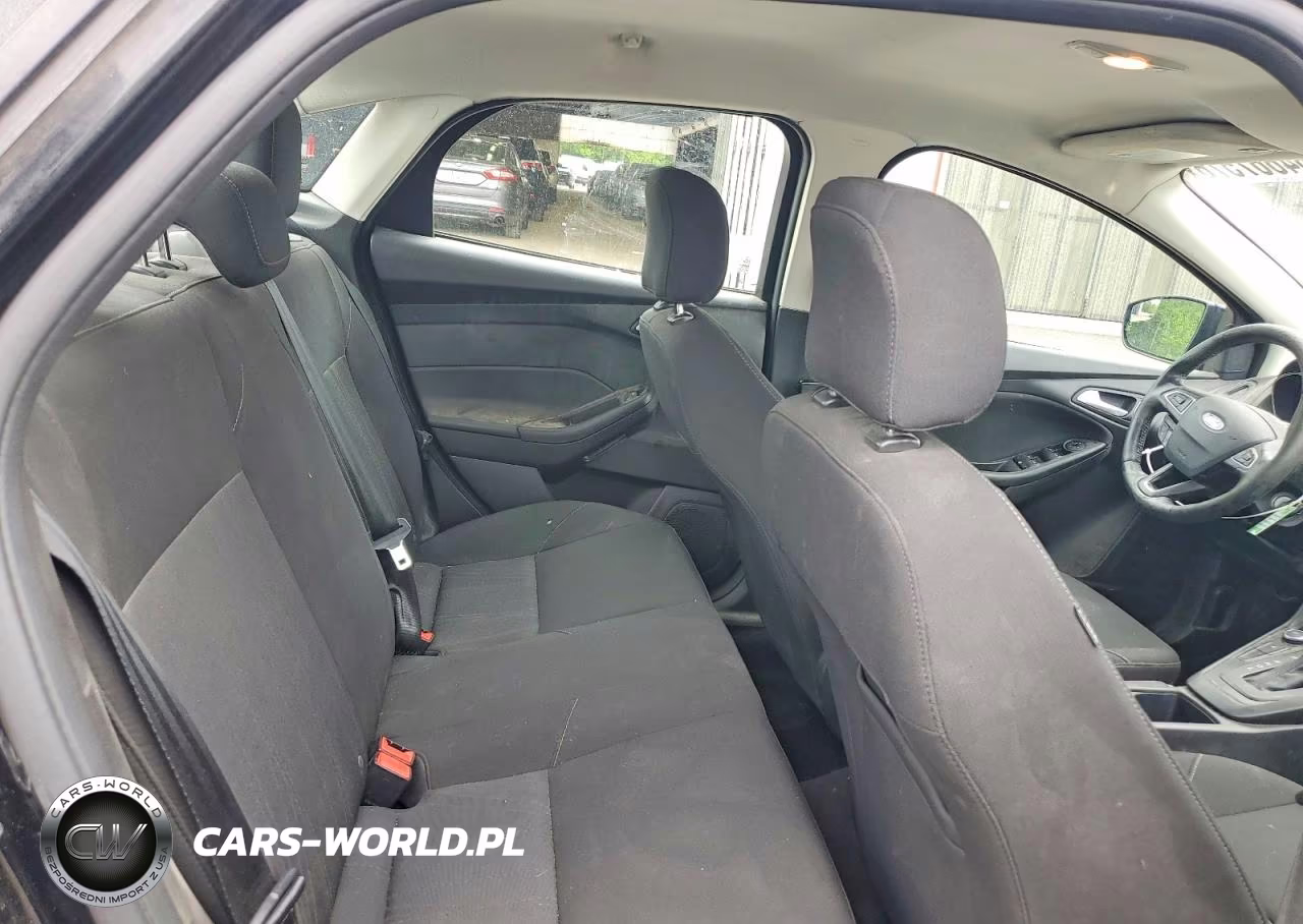 2017 Ford Focus Se VIN:1FADP3F28HL316589 - 10