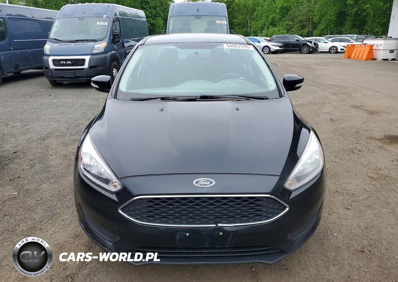 2017 Ford Focus Se VIN:1FADP3F28HL316589 - 5
