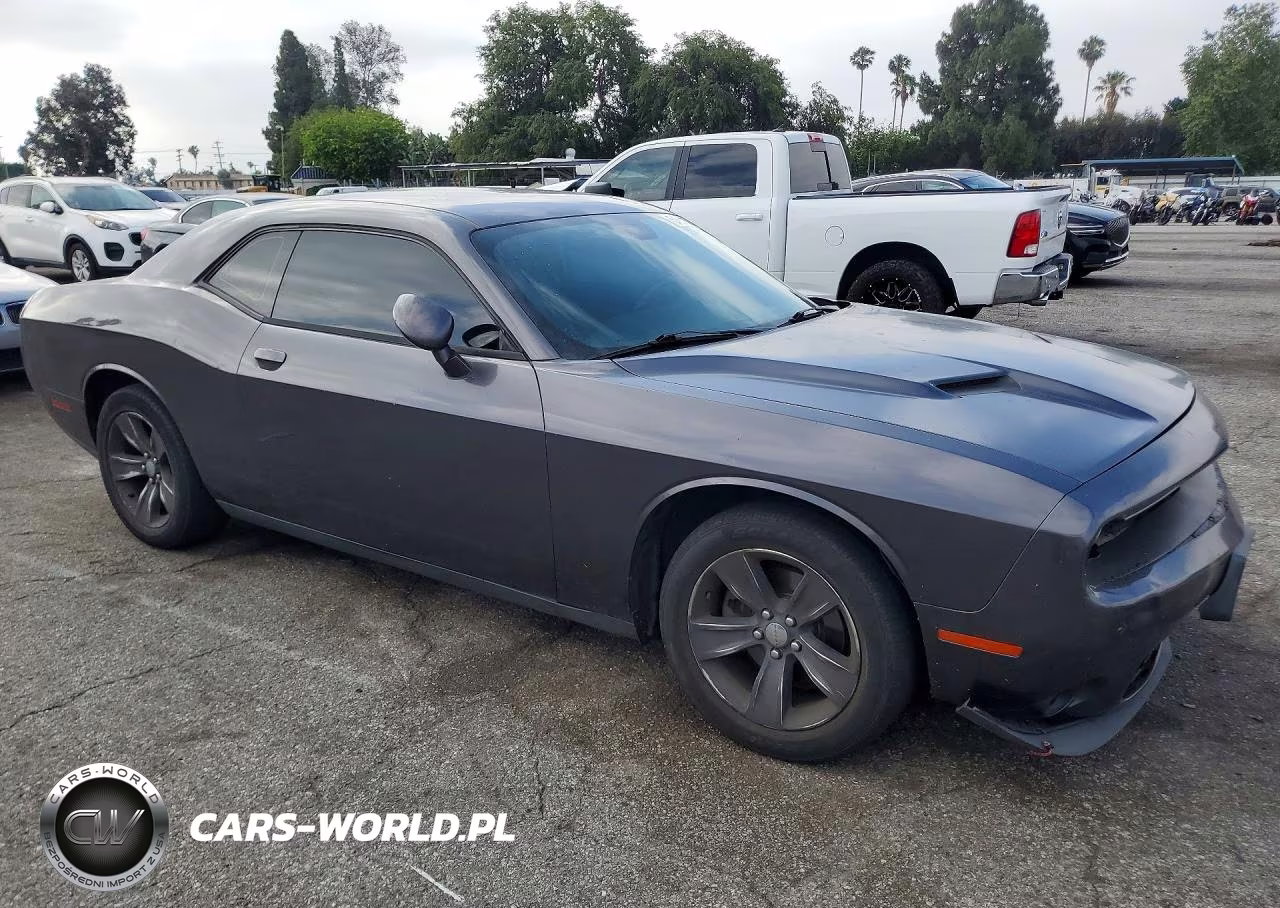 2015 Dodge Challenger Sxt VIN:2C3CDZAG1FH816824 - 4