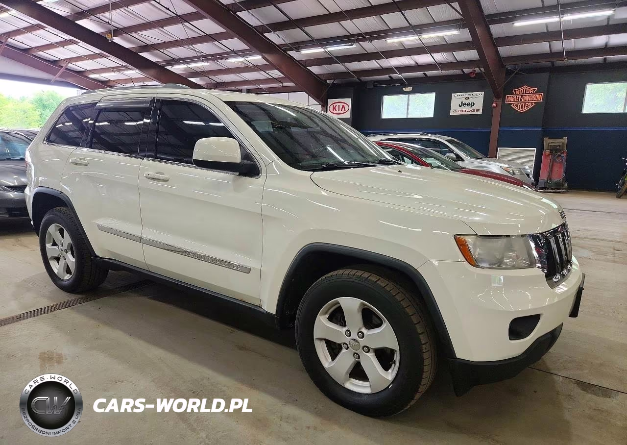 2012 Jeep Grand Cherokee Laredo VIN:1C4RJFAG7CC220211 - 4