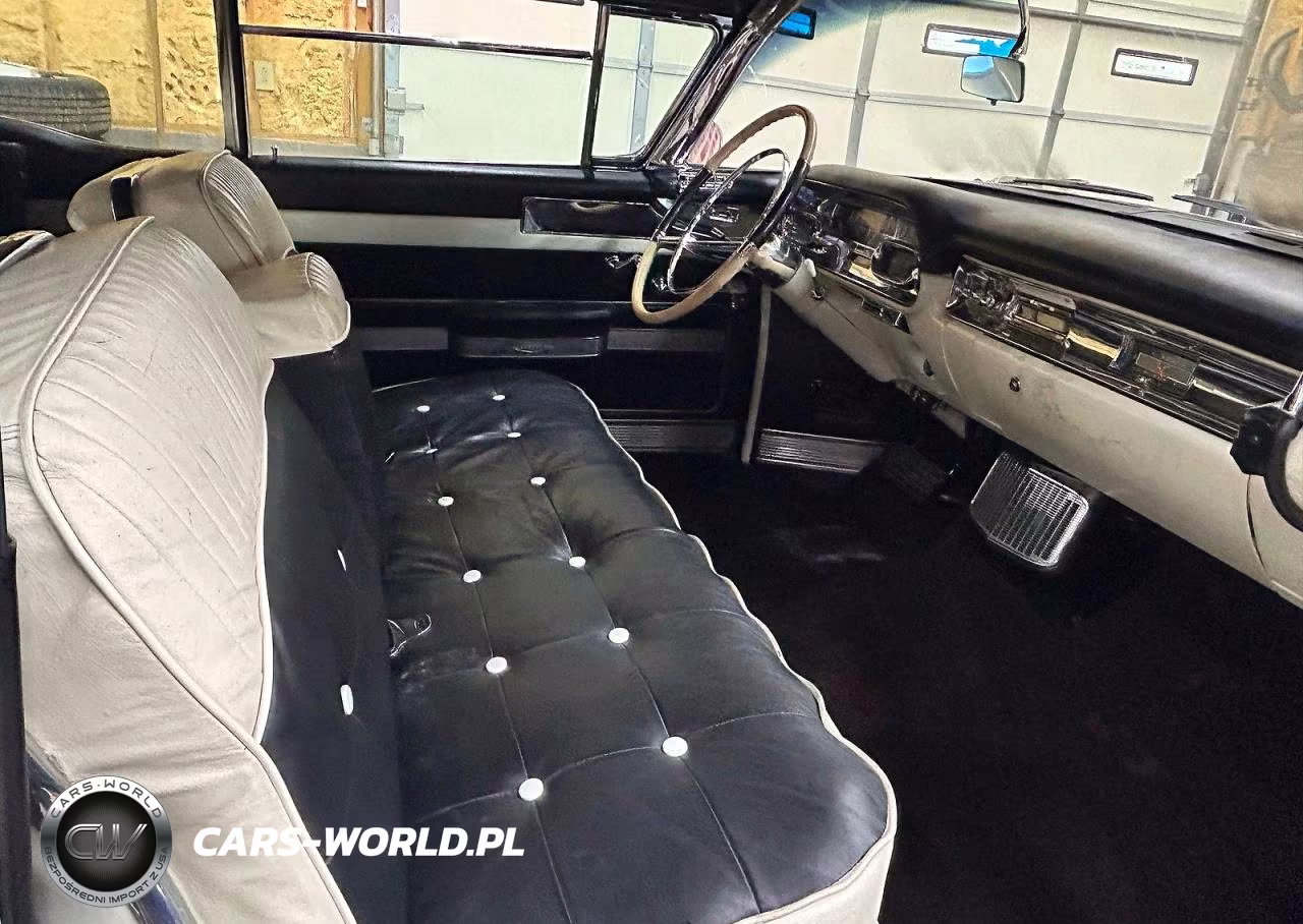 1957 Cadillac Coupe Devi VIN:5762097498 - 5