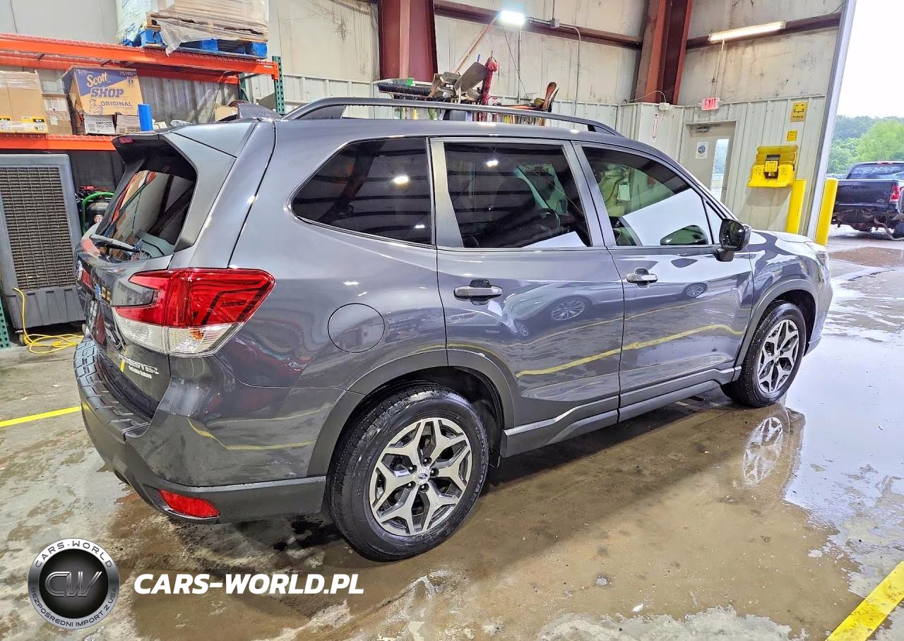2020 Subaru Forester Premium VIN:JF2SKAJC0LH519090 - 3