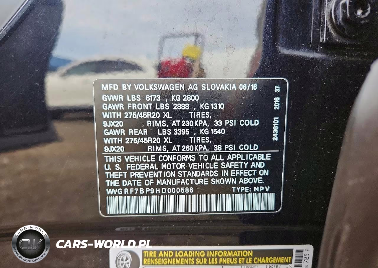 2017 Volkswagen Touareg Wolfsburg VIN:WVGRF7BP9HD000586 - 13