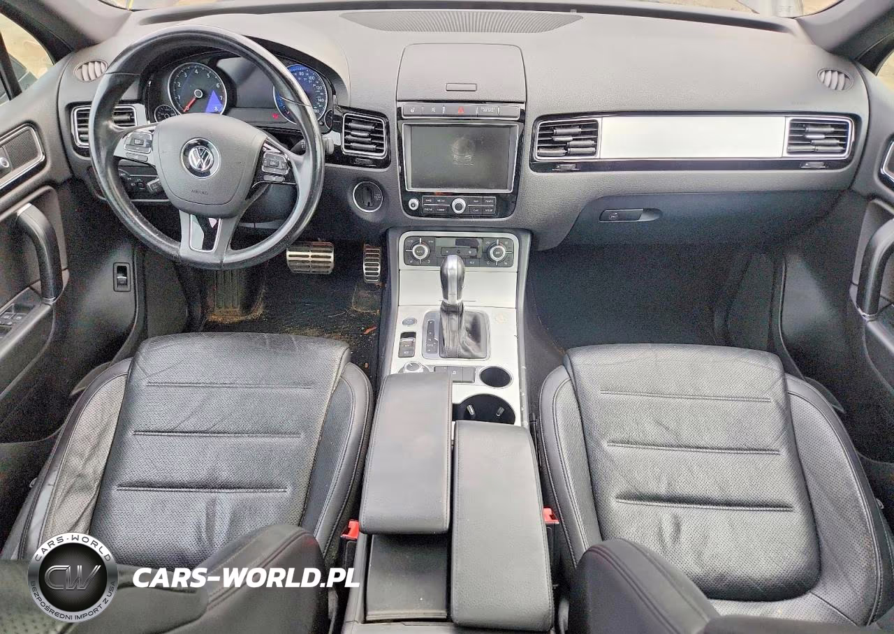 2017 Volkswagen Touareg Wolfsburg VIN:WVGRF7BP9HD000586 - 8