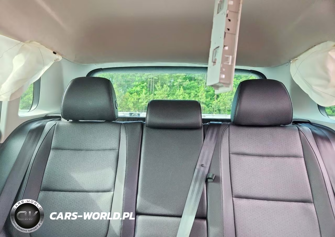 2015 Volkswagen Tiguan S VIN:WVGAV7AX8FW501214 - 10