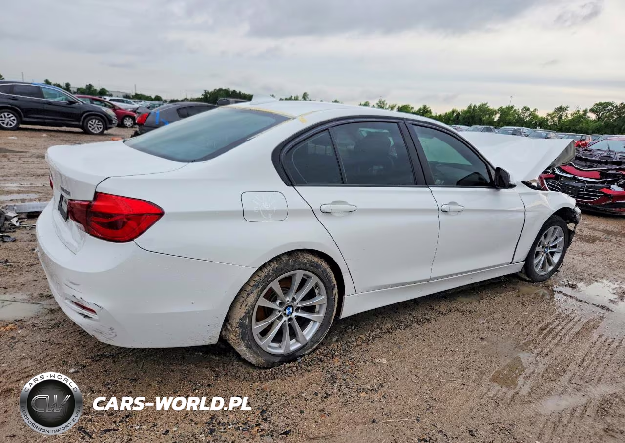 2018 BMW 320 I VIN:WBA8E1G52JNU92933 - 3