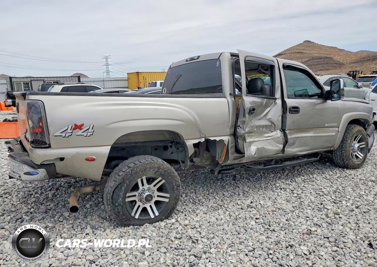 2003 Chevrolet Silverado K1500 Heavy Duty VIN:1GCGK13U93F229629 - 3