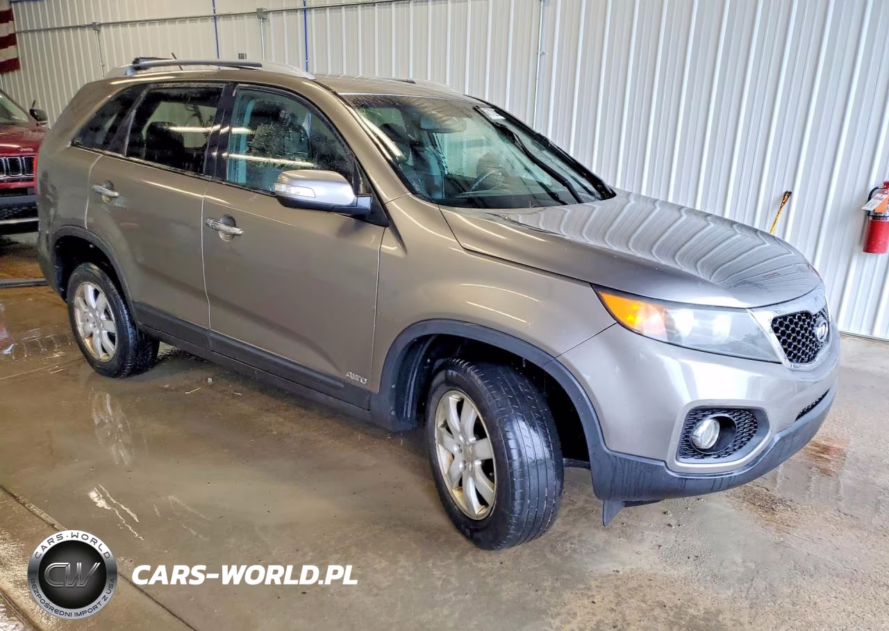 2011 Kia Sorento Lx VIN:5XYKT3A12BG182435 - 4
