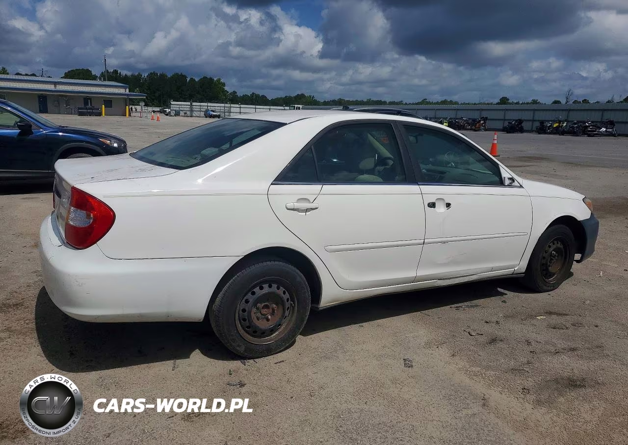 2004 Toyota Camry Le VIN:4T1BE32K64U281693 - 3