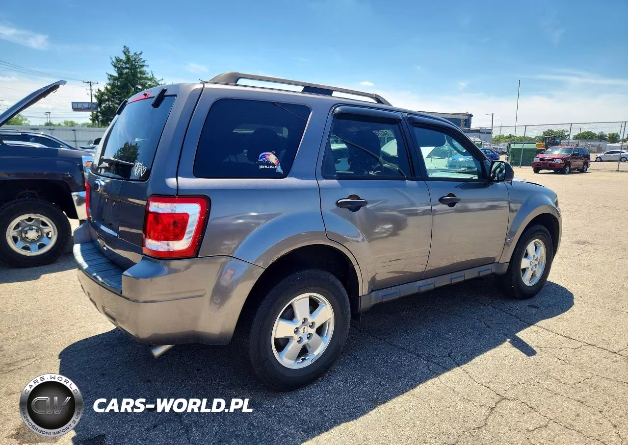 2011 Ford Escape Xlt VIN:1FMCU0D75BKB45207 - 3
