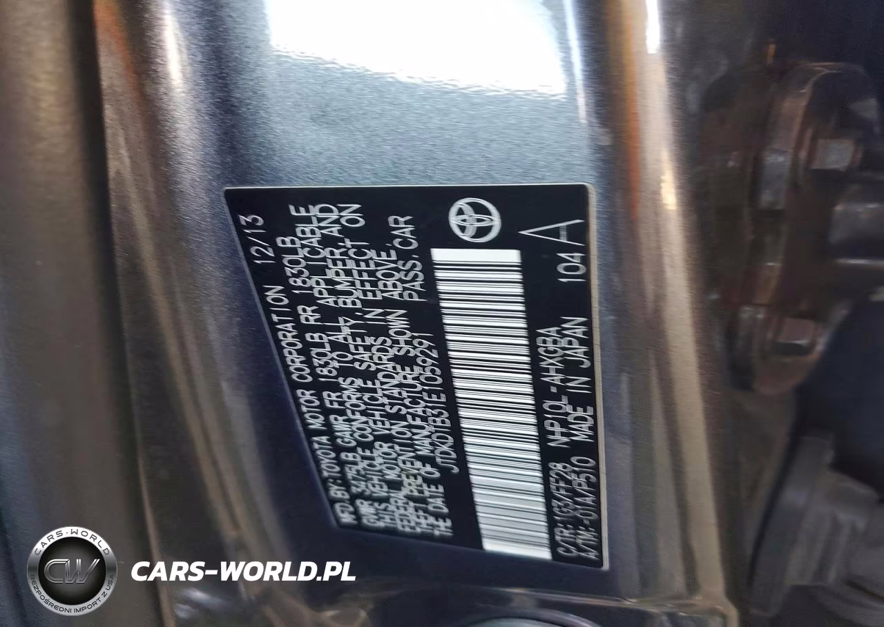 2014 Toyota Prius C Three VIN:JTDKDTB31E1059291 - 12