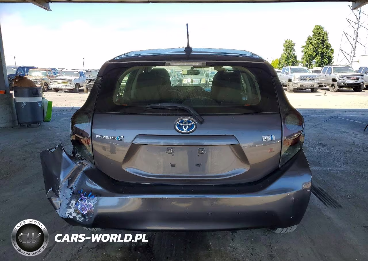 2014 Toyota Prius C Three VIN:JTDKDTB31E1059291 - 6